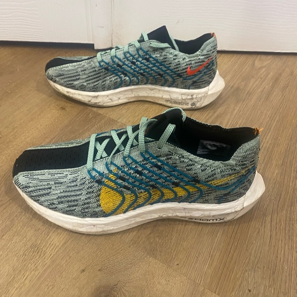 Nike Zoom Max woman’s 8. - Picture 3 of 7